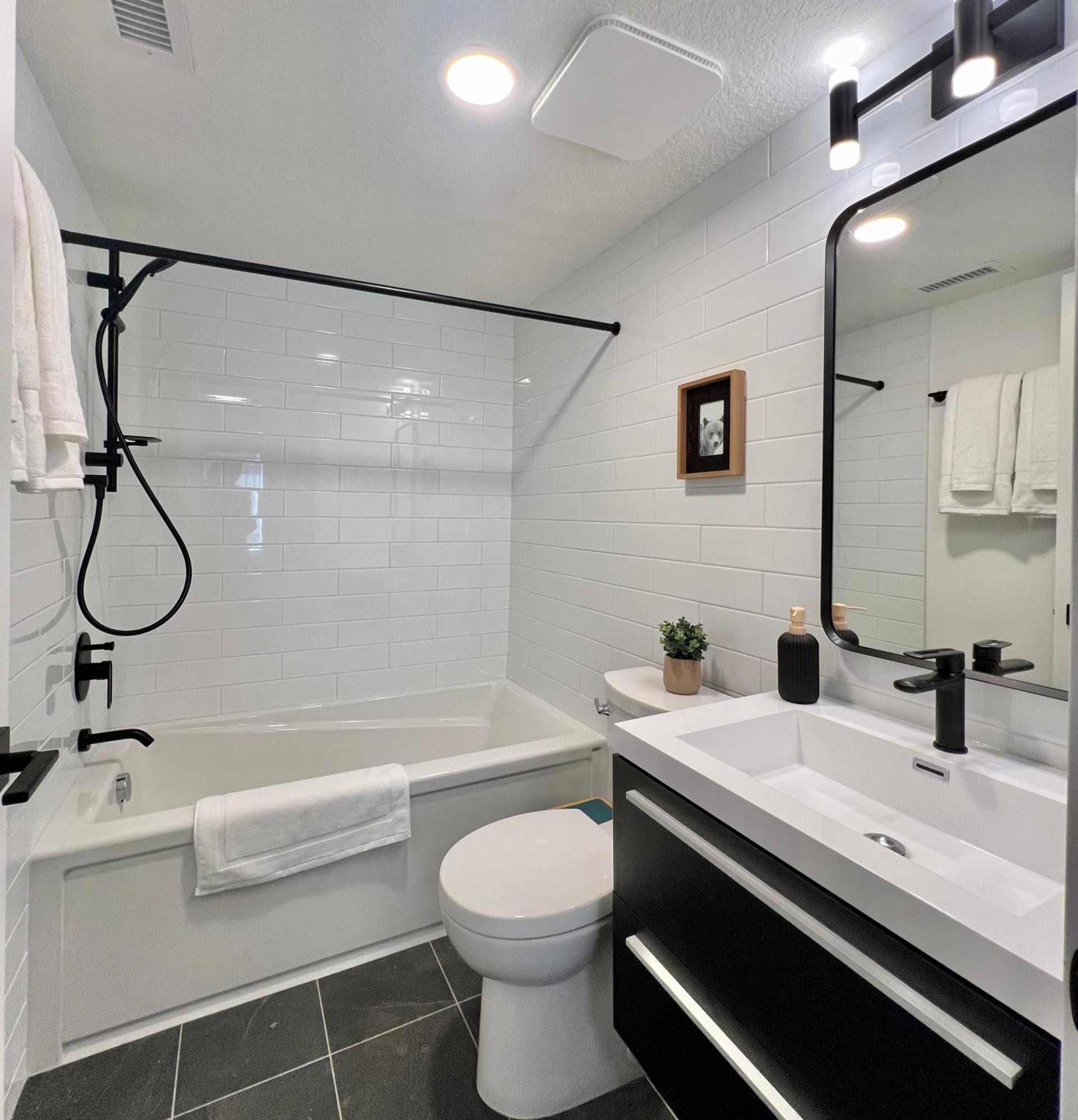 Special! New Downtown Mtn View Free Parking 2B&2B Apartment Canmore Ngoại thất bức ảnh